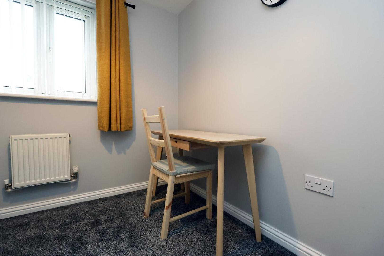 Relaxing 2-Bed Coastal Escape In Port Talbot Apartment Exterior photo
